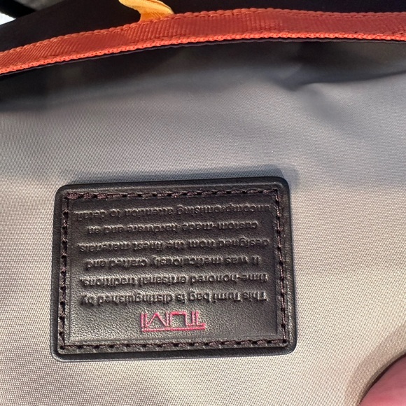 Tumi Alpha Bravo Sling - Used - Picture 11 of 11